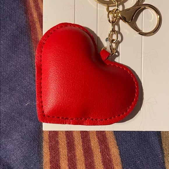 Red Heart Keychain/Bag Charm NWT - Picture 2 of 3